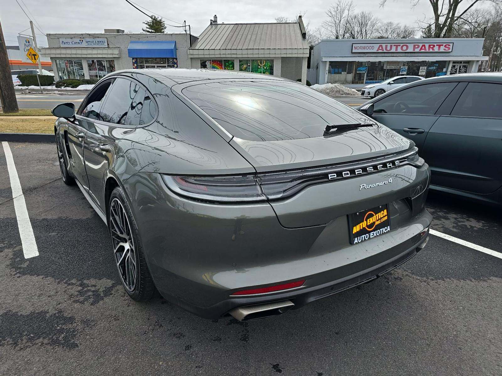 2022 Porsche Panamera 4 AWD