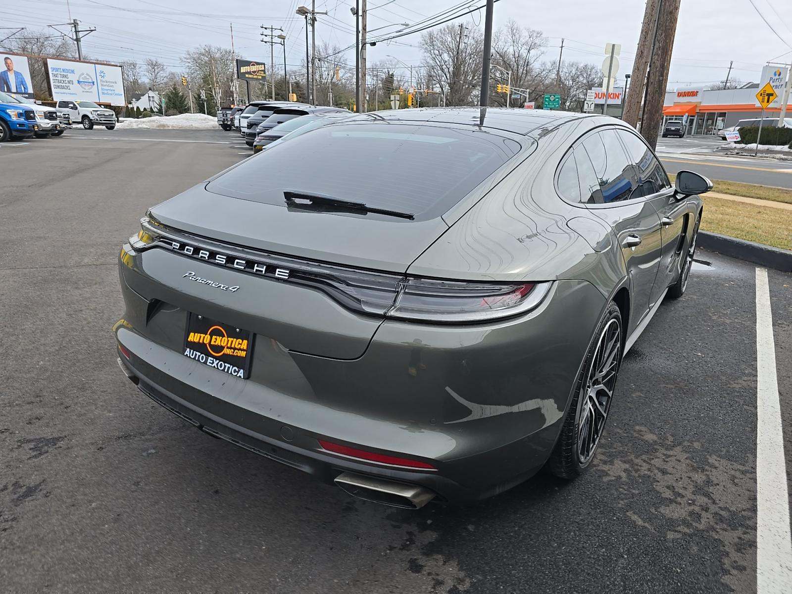 2022 Porsche Panamera 4 AWD