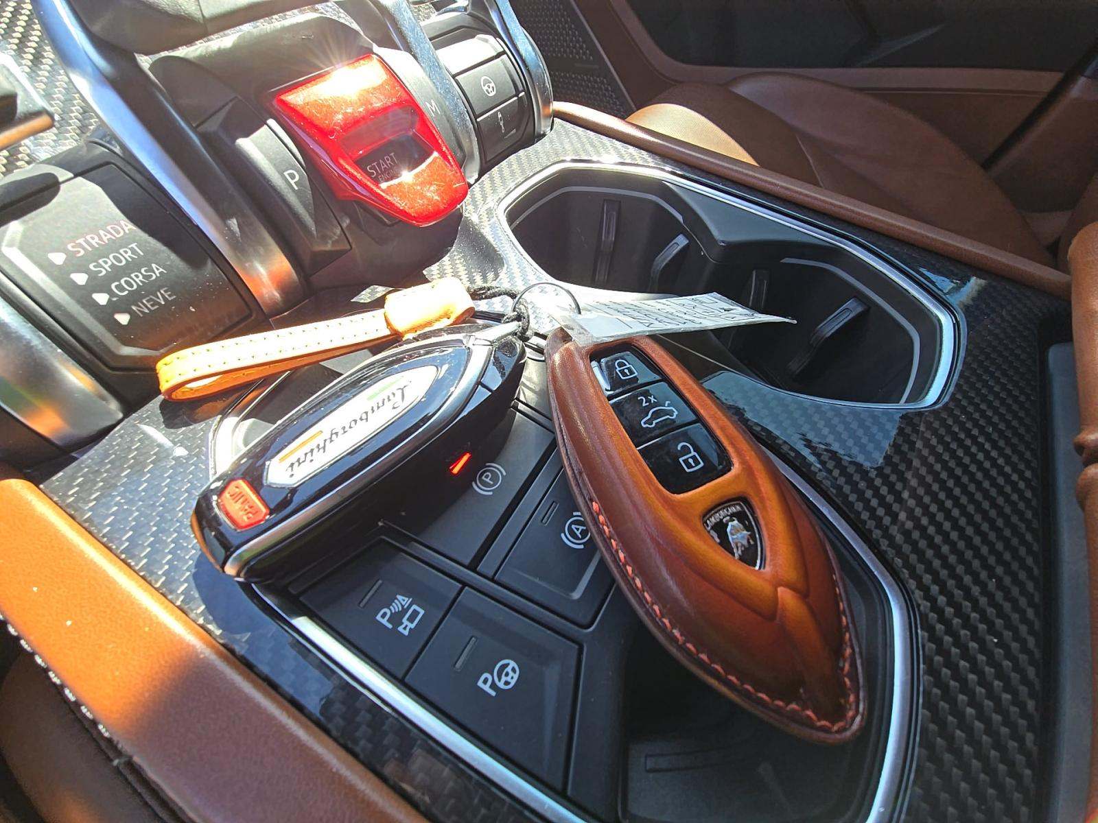 2022 Lamborghini Urus Base AWD