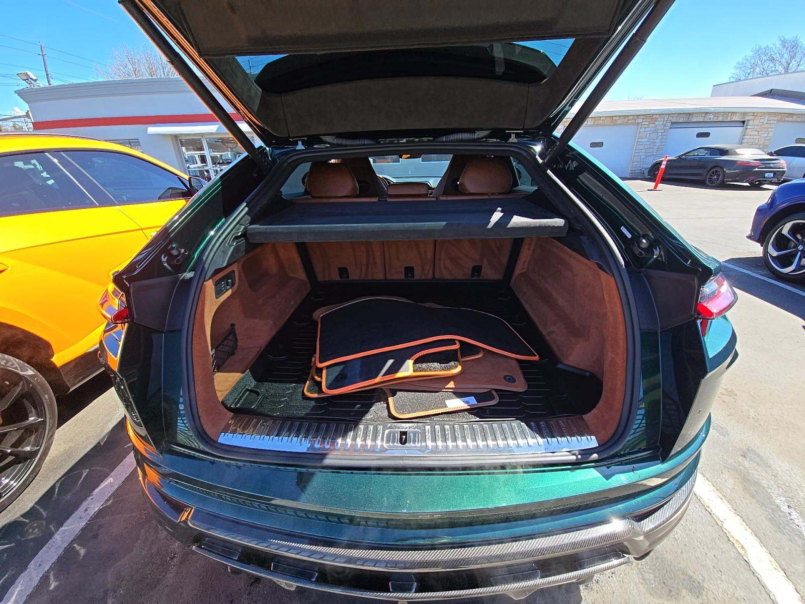 2022 Lamborghini Urus Base AWD