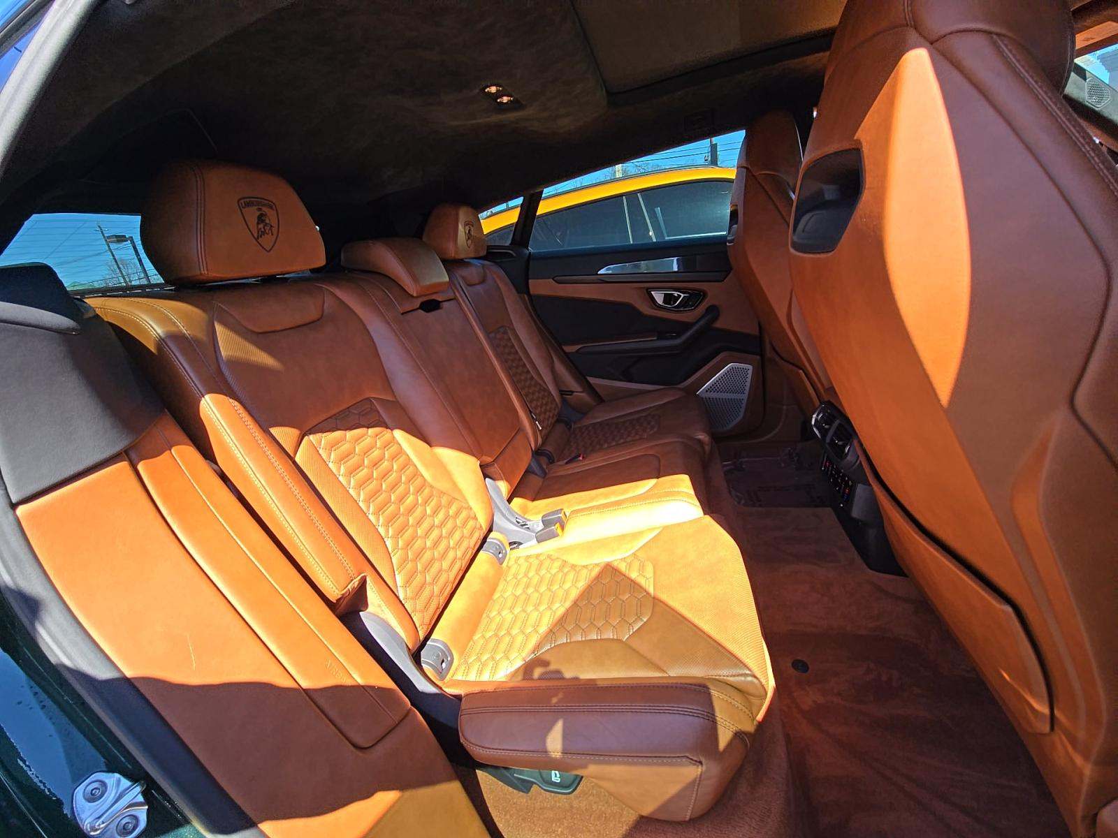 2022 Lamborghini Urus Base AWD