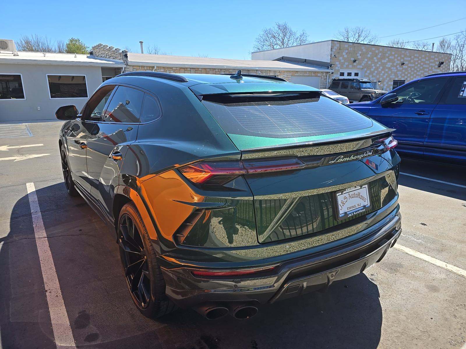 2022 Lamborghini Urus Base AWD