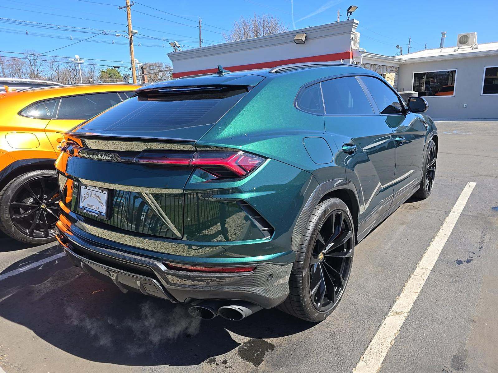 2022 Lamborghini Urus Base AWD