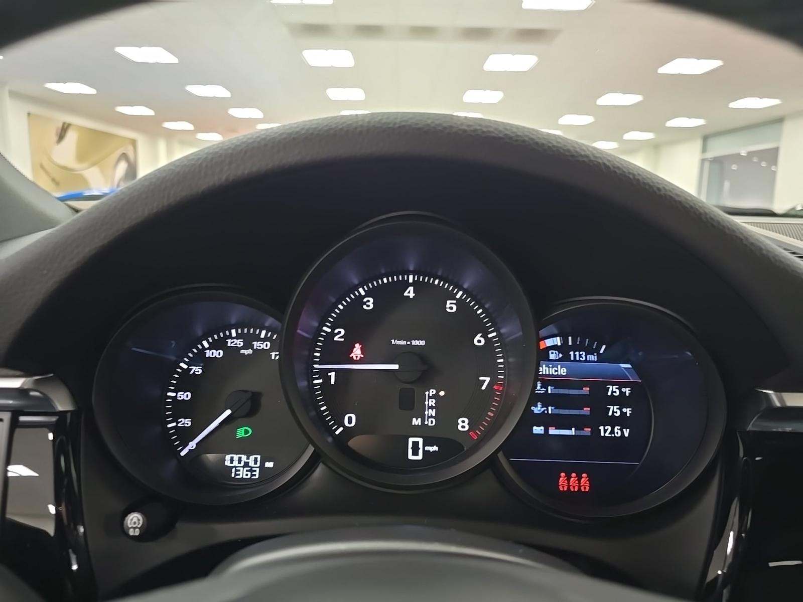 2023 Porsche Macan Base AWD