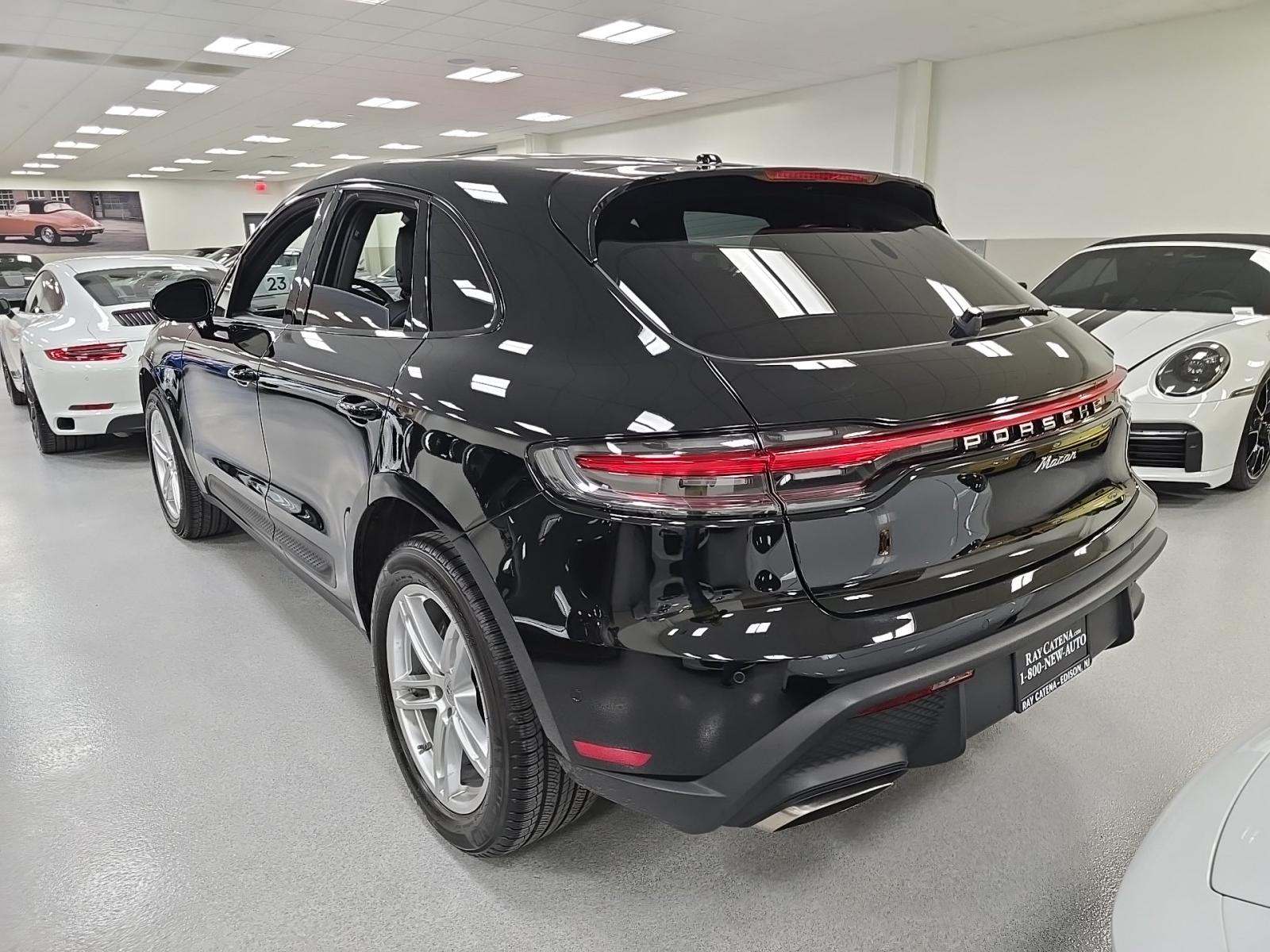 2023 Porsche Macan Base AWD