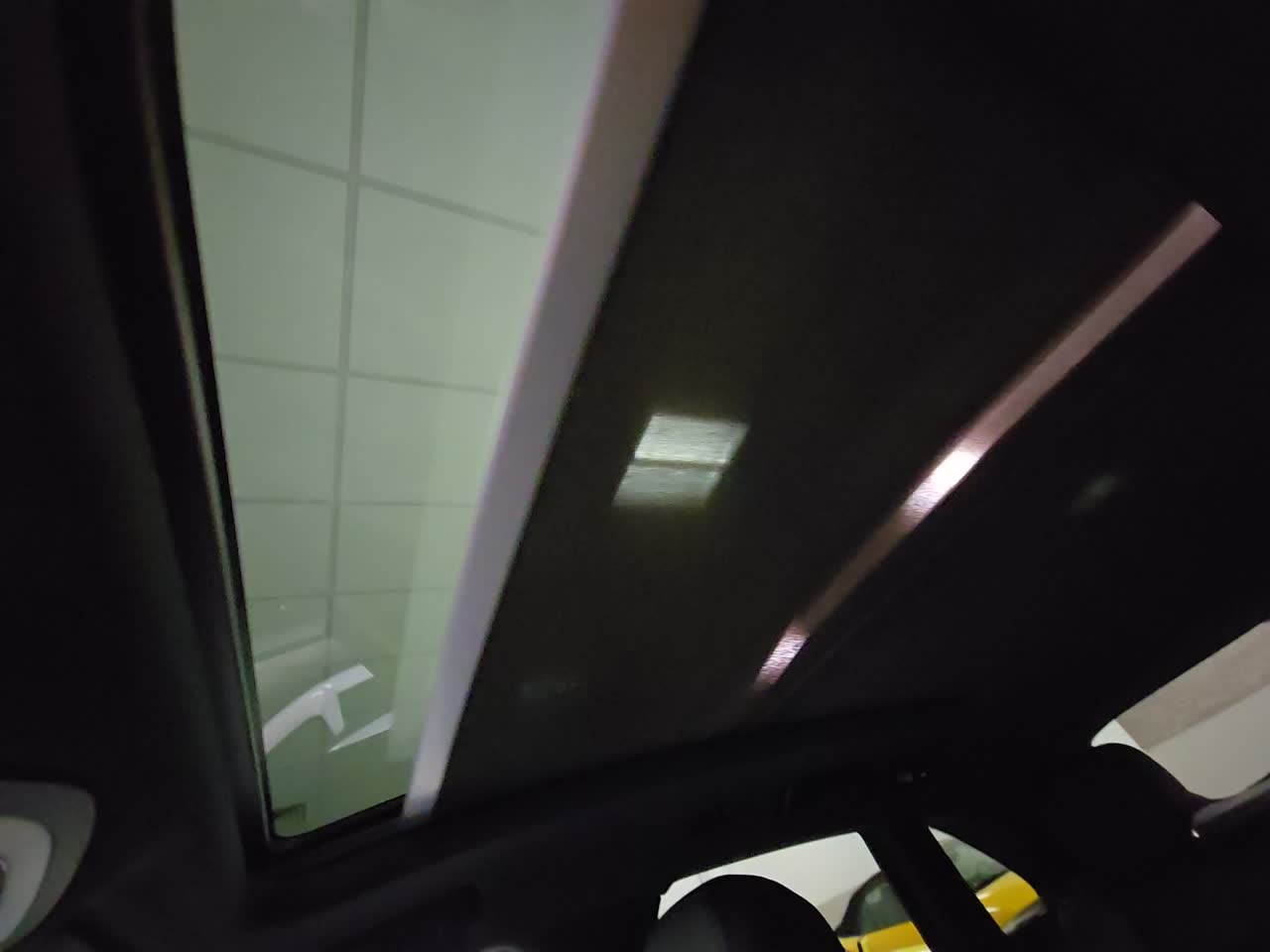 2023 Porsche Macan Base AWD