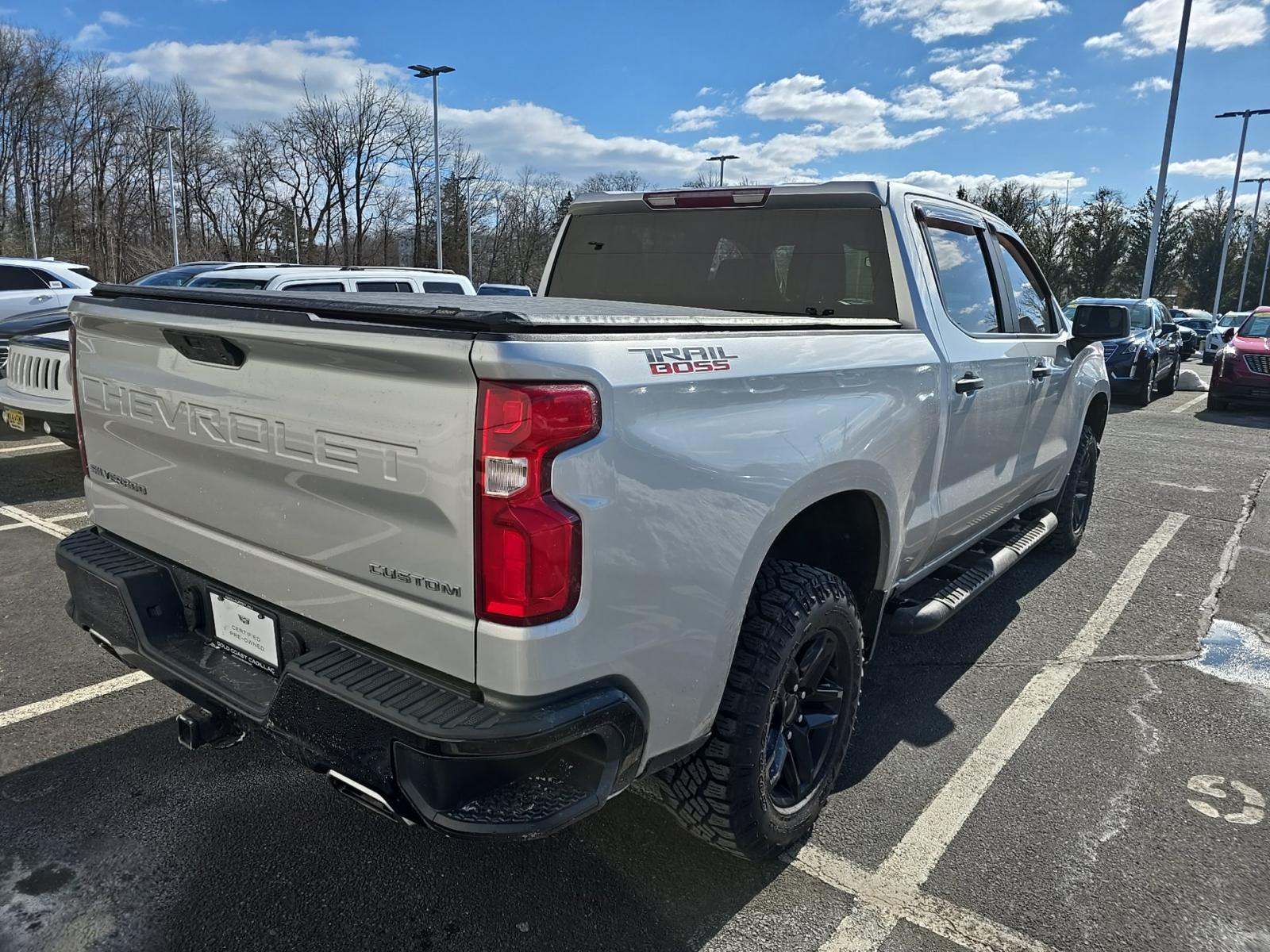 CHEVROLET SILVERADO - 3