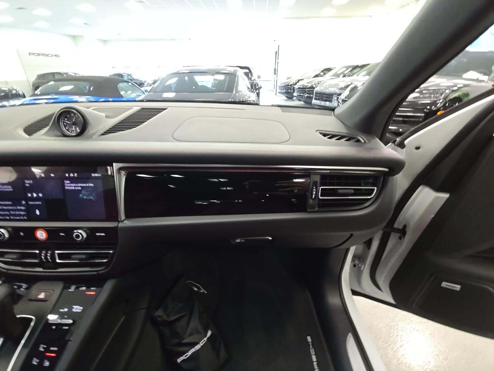 2022 Porsche Macan S AWD