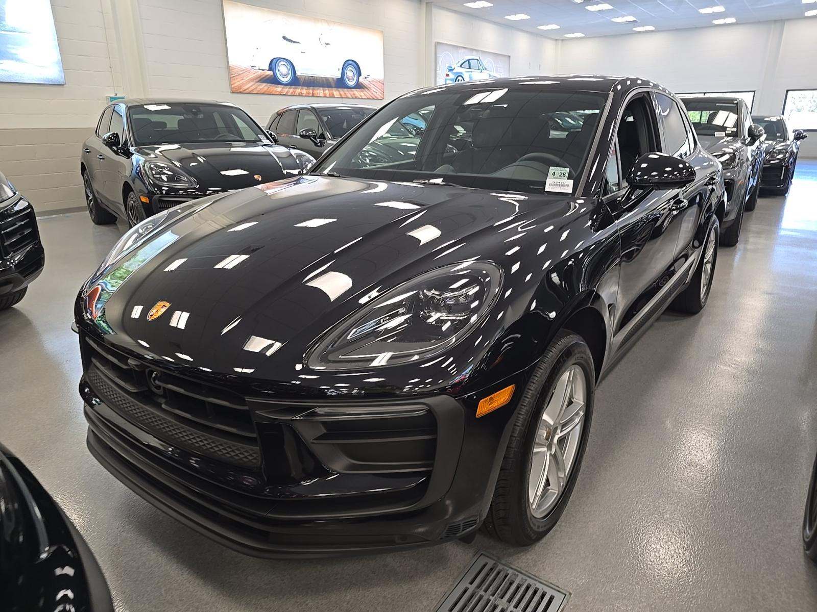 2023 Porsche Macan Base AWD