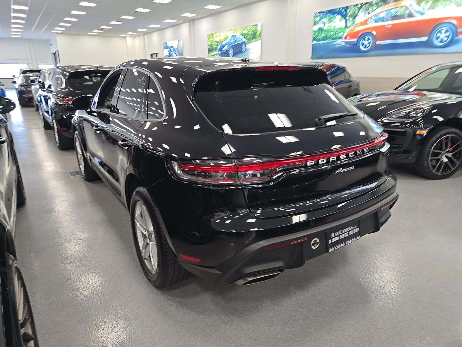 2023 Porsche Macan Base AWD