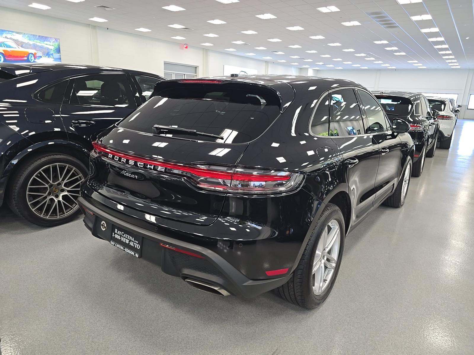 2023 Porsche Macan Base AWD