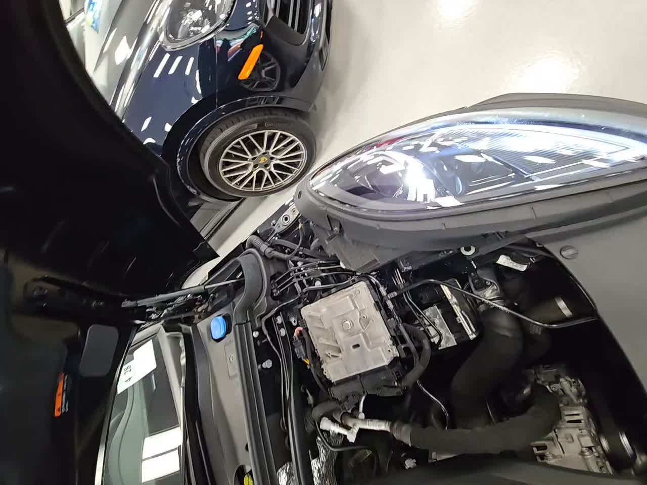 2023 Porsche Macan Base AWD