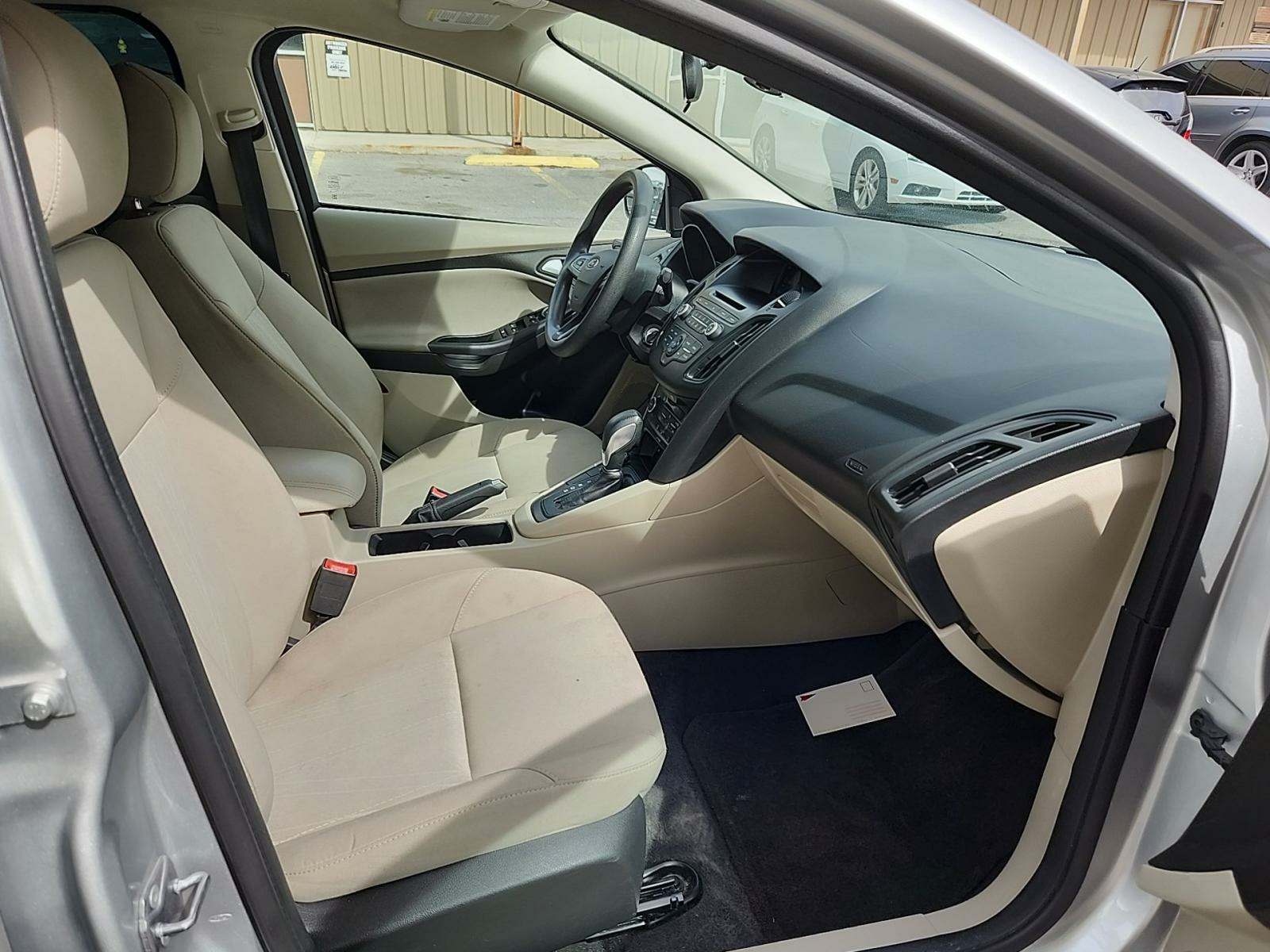 2017 Ford Focus SE FWD