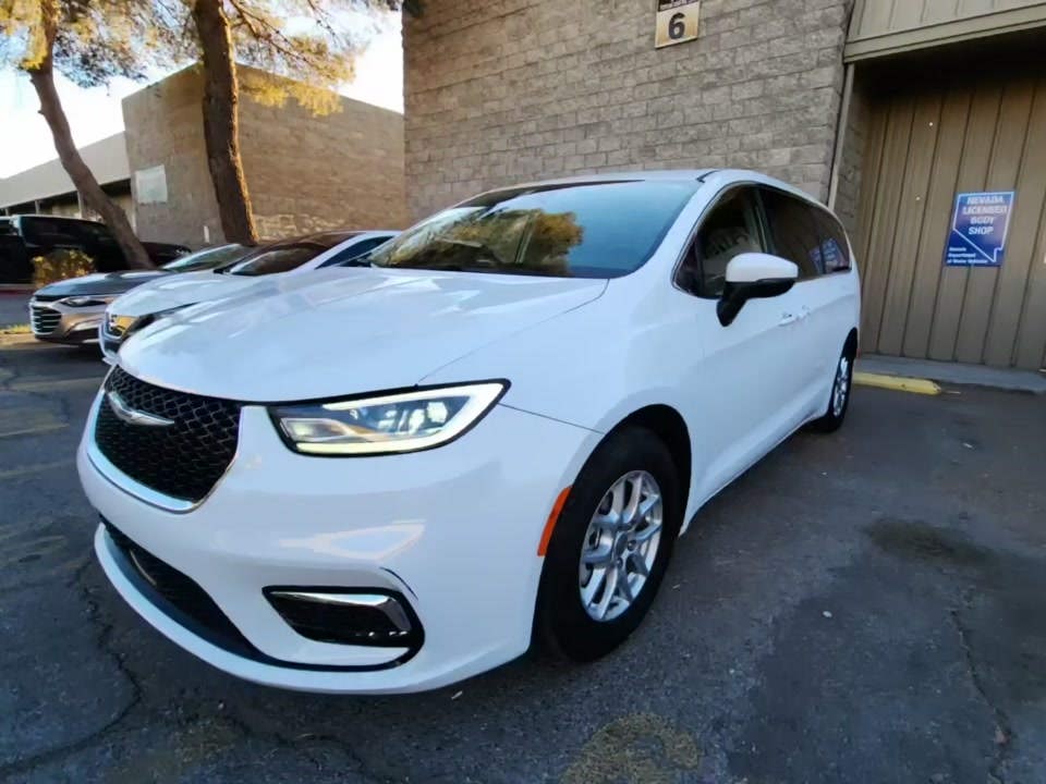 2023 Chrysler Pacifica Touring L FWD