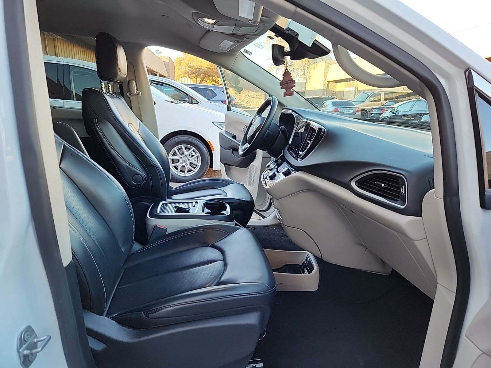 2023 Chrysler Pacifica Touring L FWD