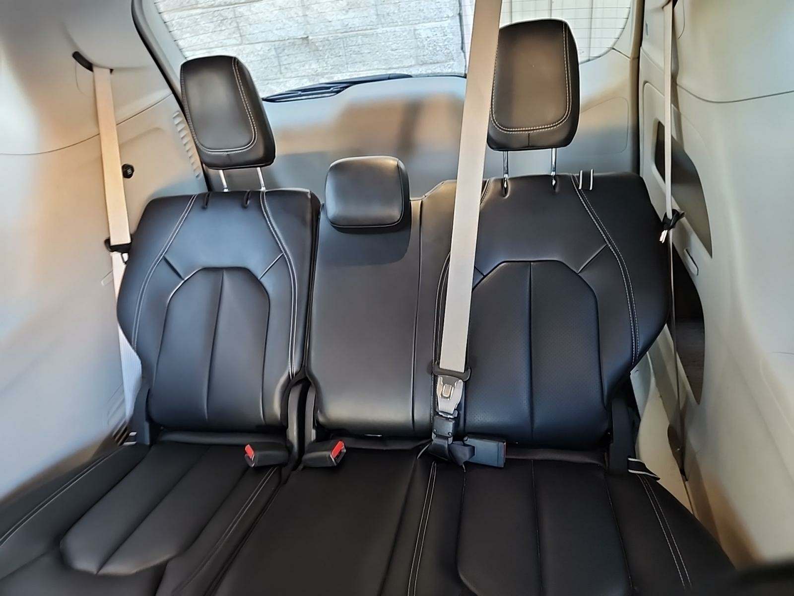 2023 Chrysler Pacifica Touring L FWD
