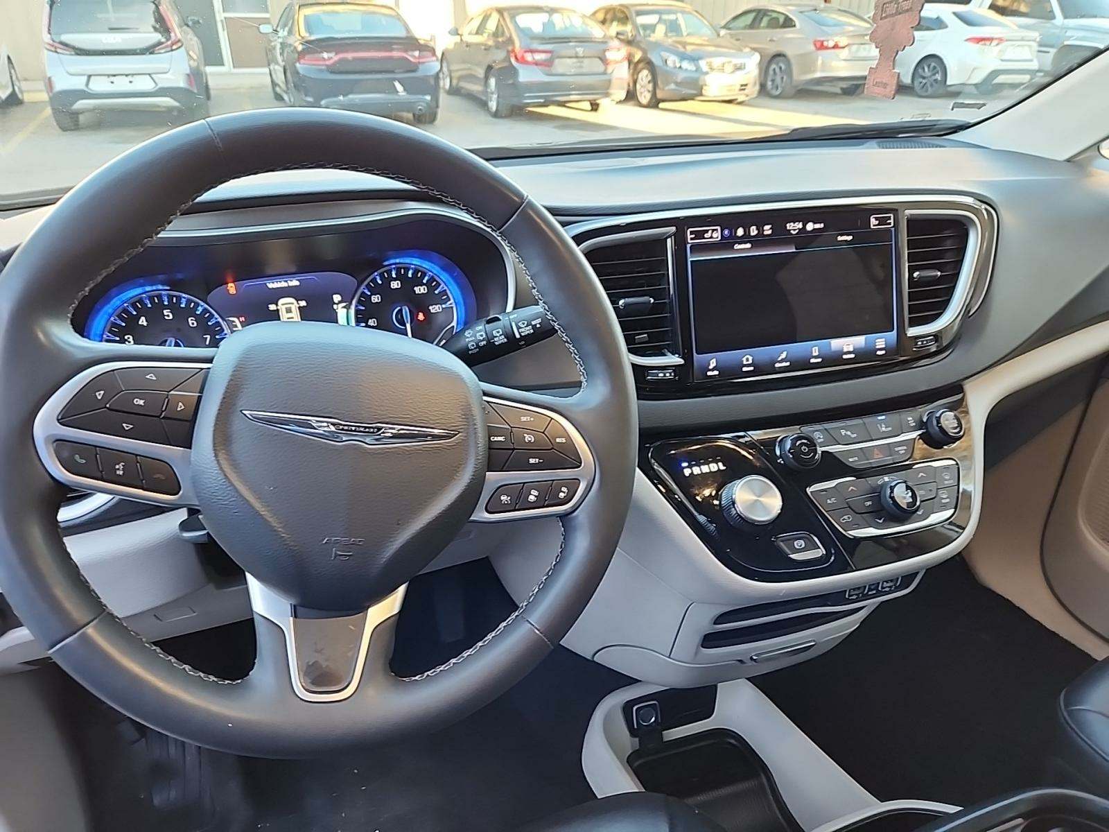 2023 Chrysler Pacifica Touring L FWD