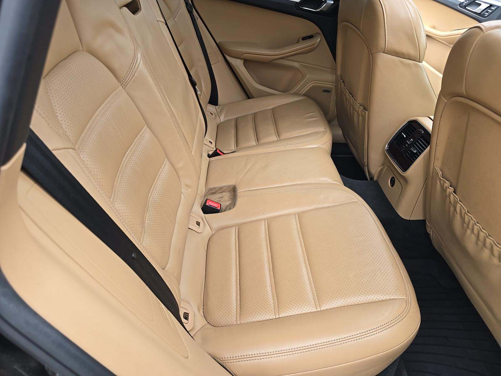 2017 Porsche Macan Turbo AWD