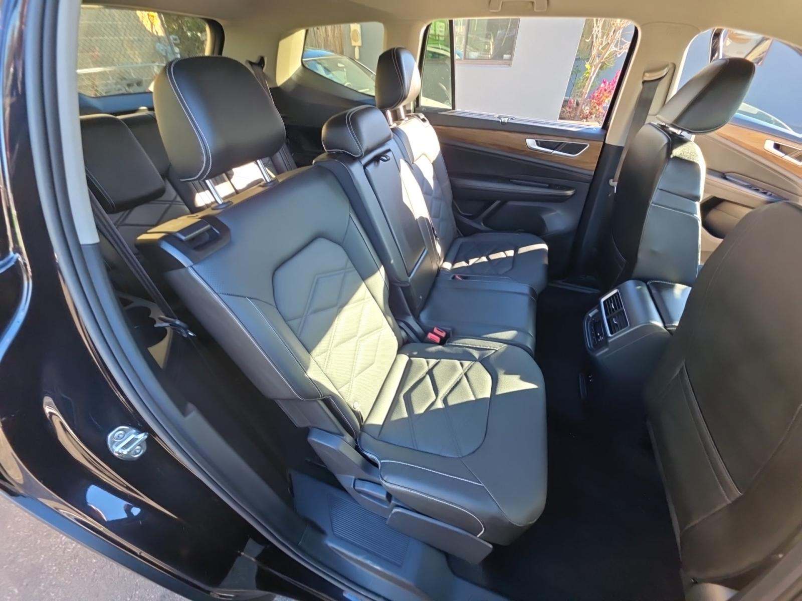 2025 Volkswagen Atlas 2.0T SE AWD