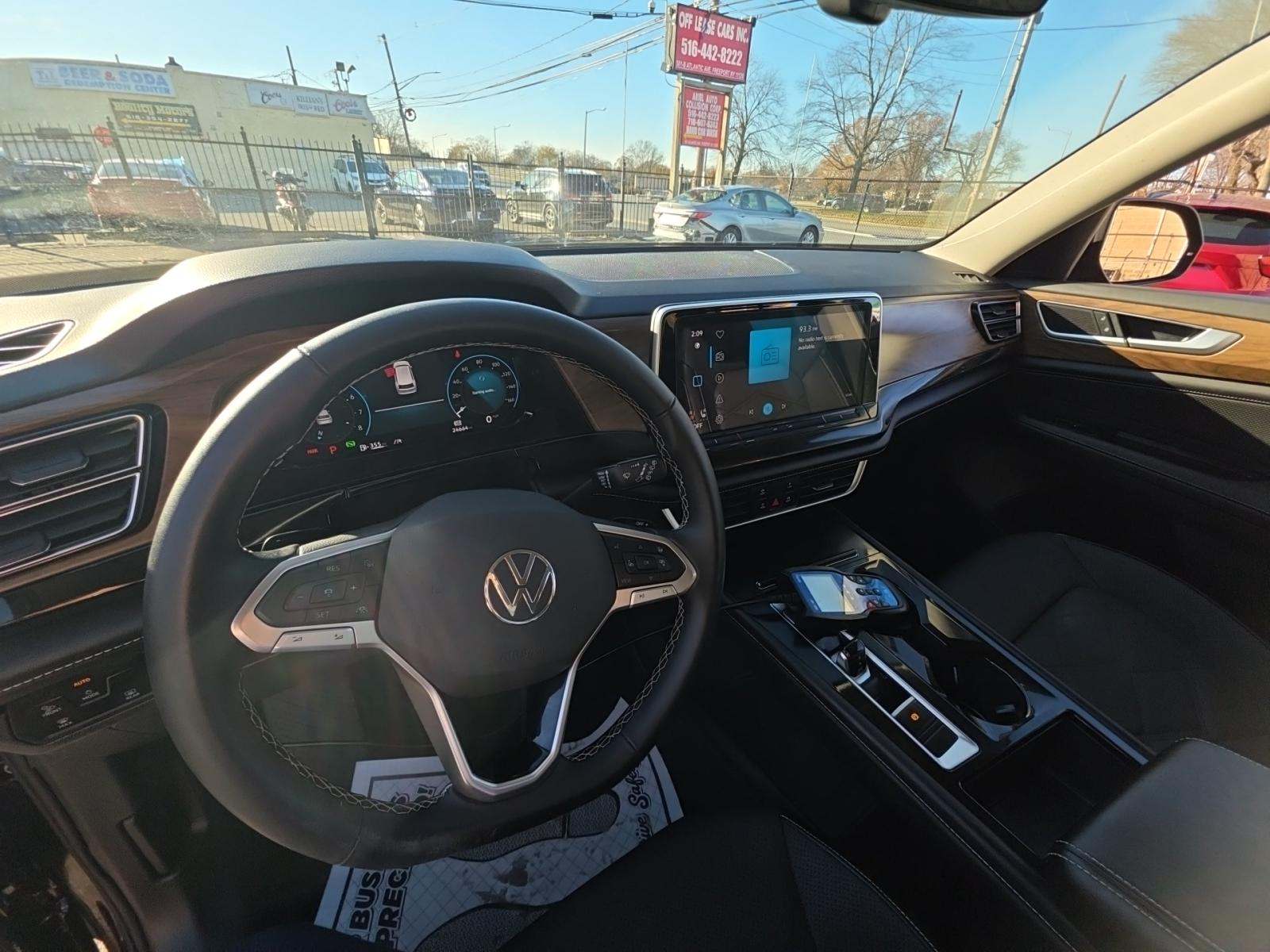 2025 Volkswagen Atlas 2.0T SE AWD