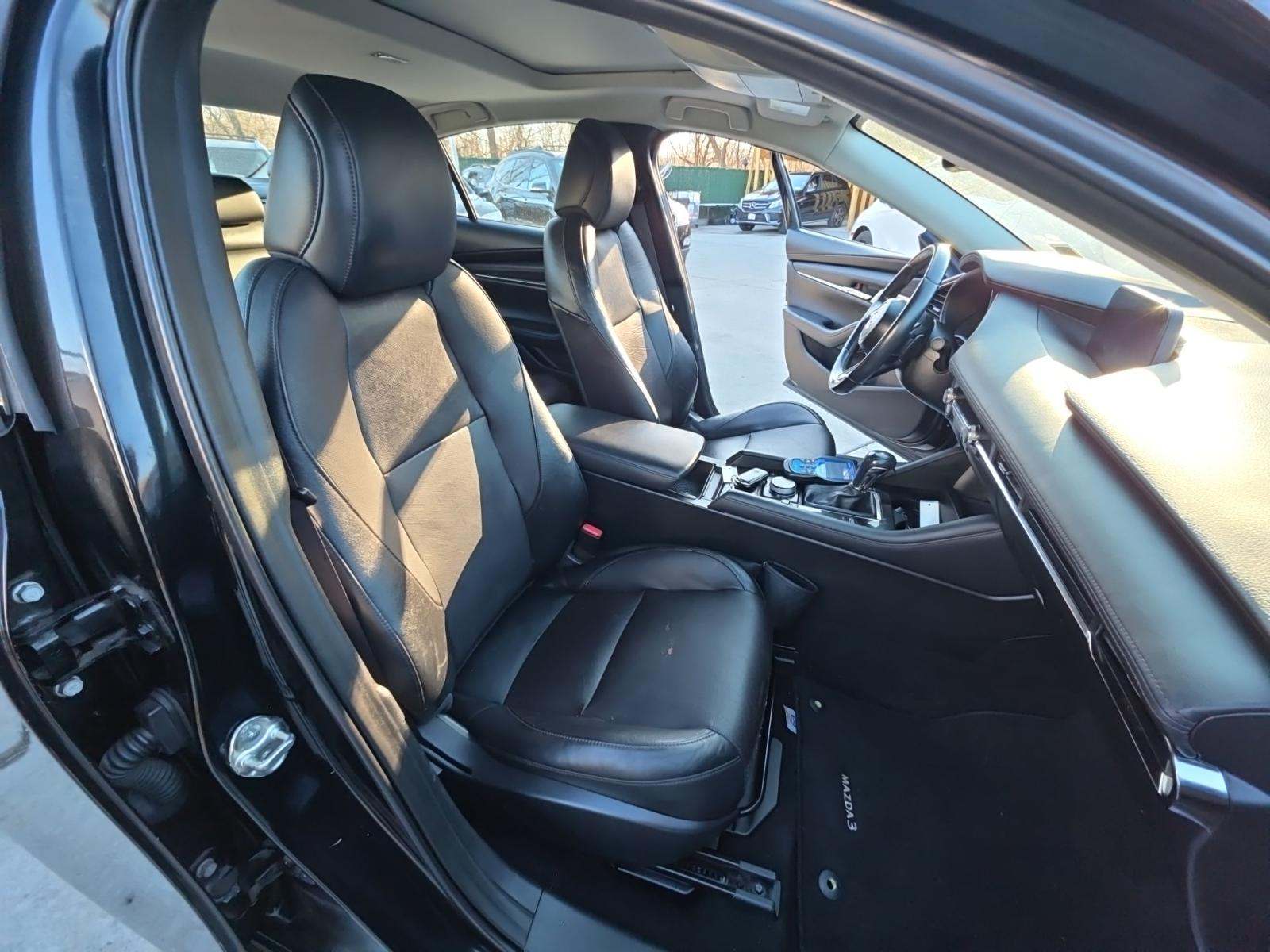 2019 MAZDA MAZDA3 Base FWD