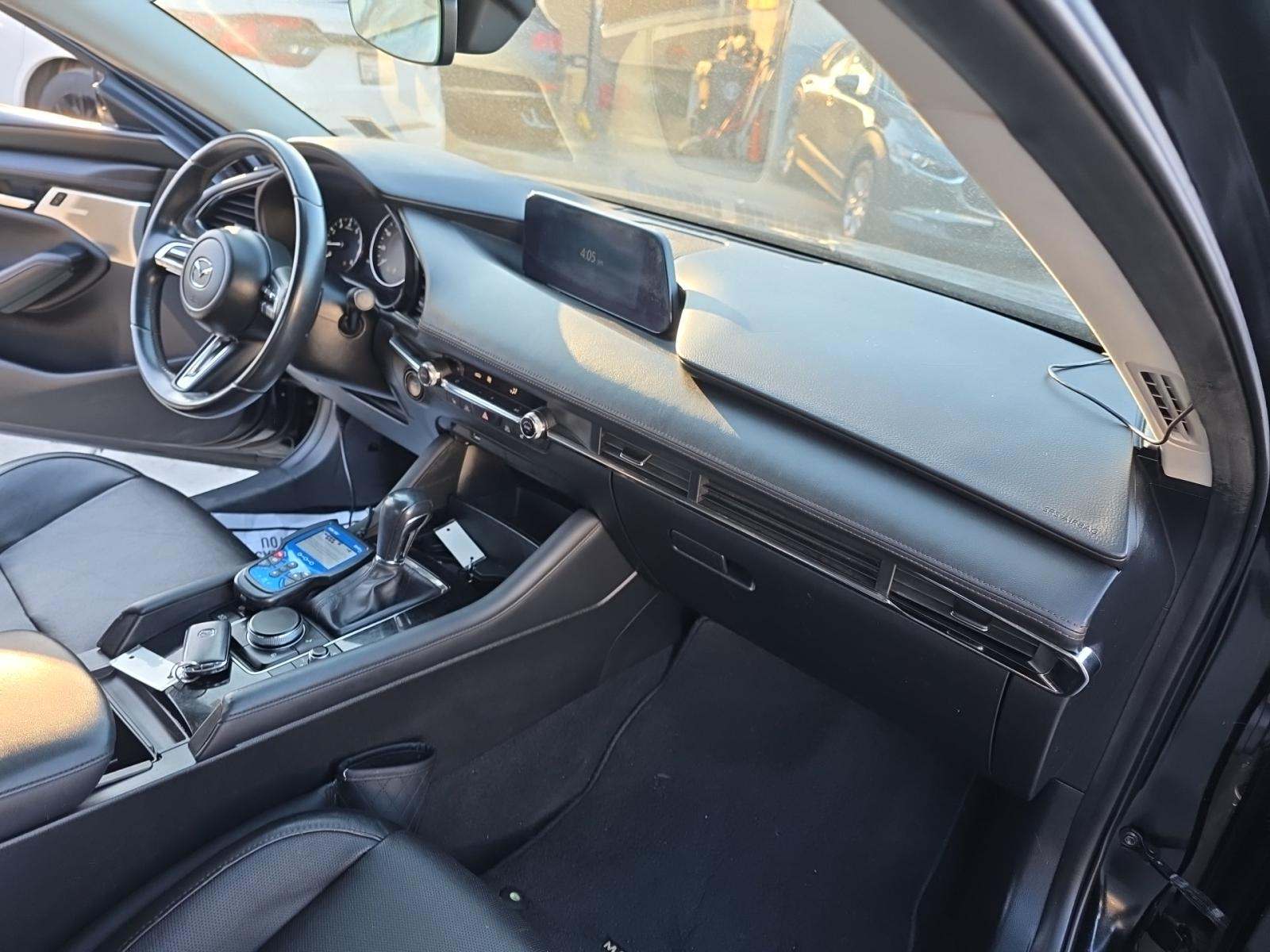 2019 MAZDA MAZDA3 Base FWD