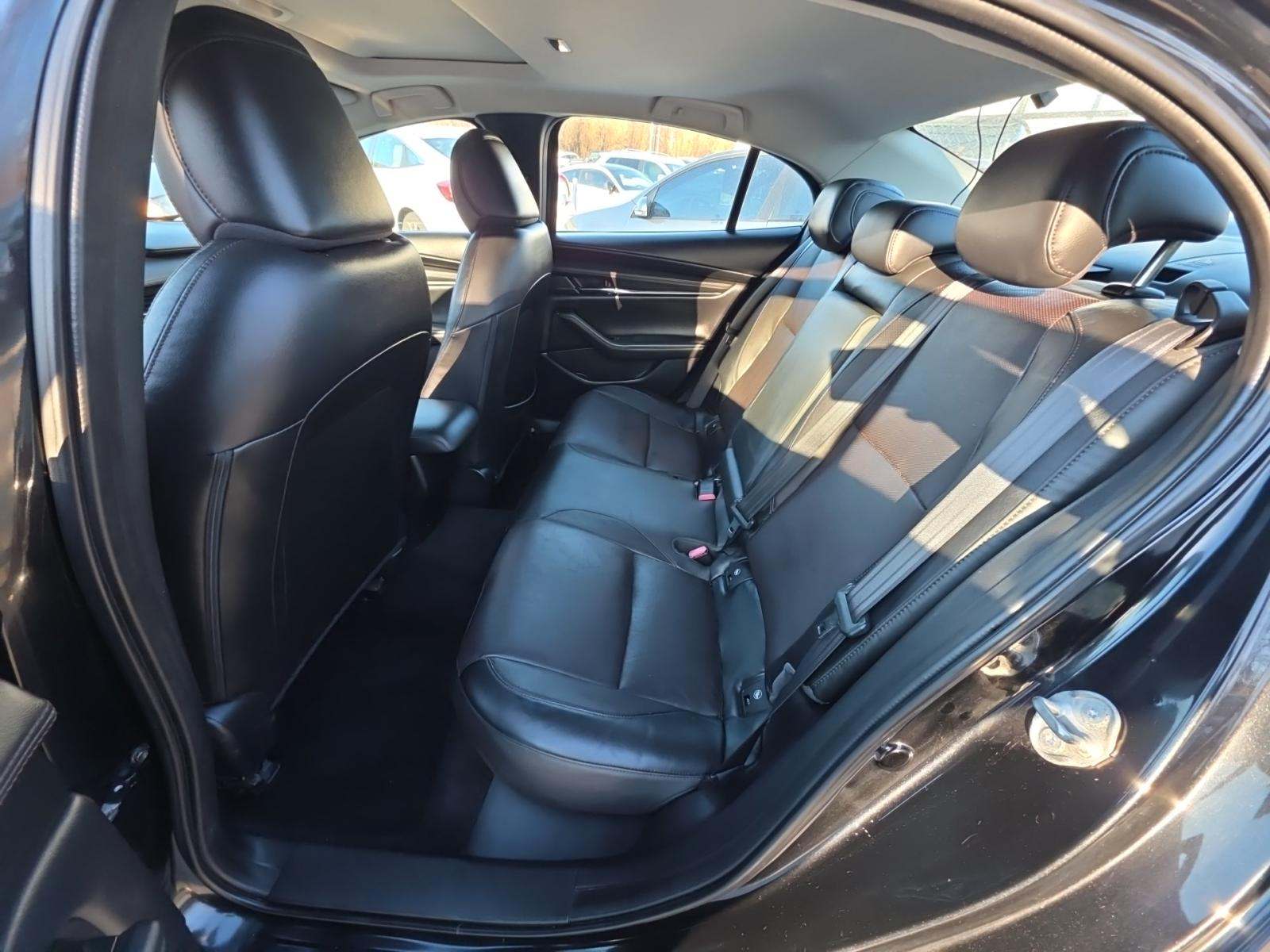 2019 MAZDA MAZDA3 Base FWD