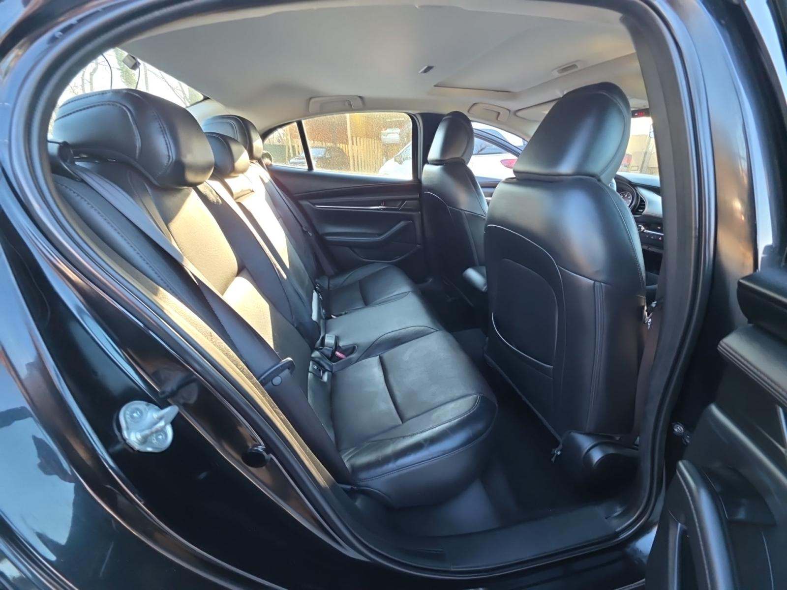 2019 MAZDA MAZDA3 Base FWD