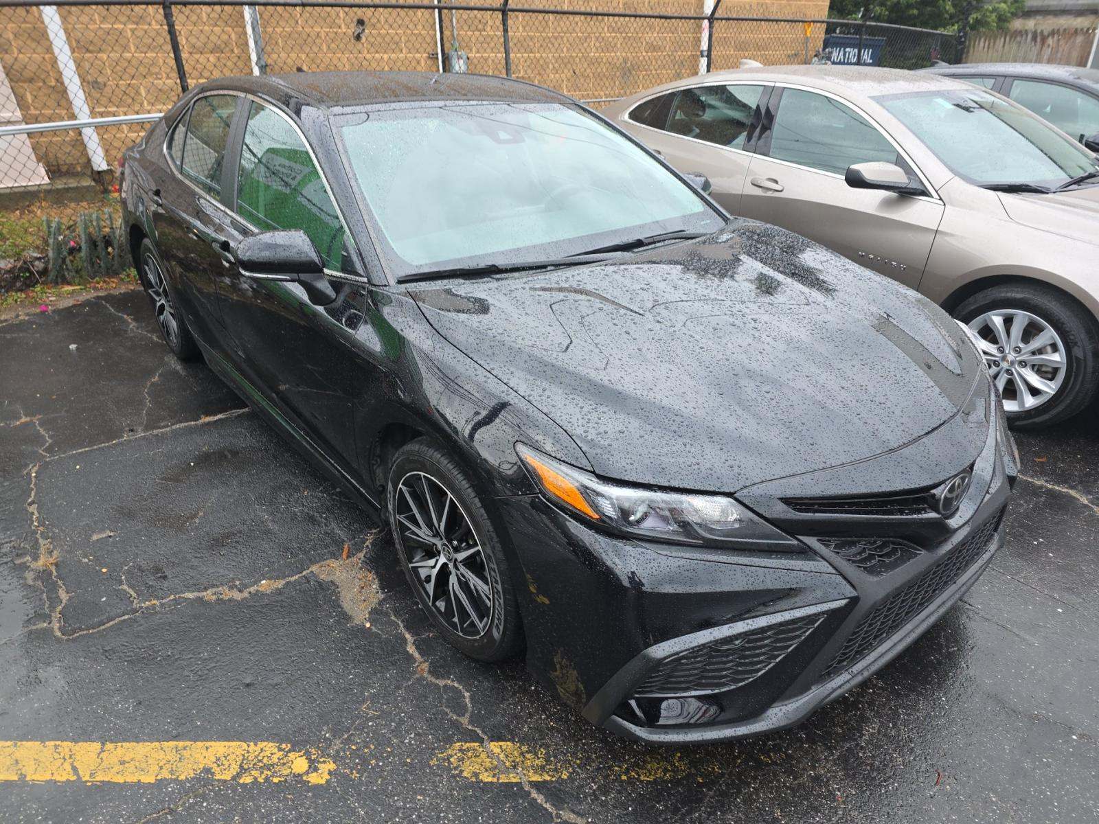 2024 Toyota Camry SE FWD