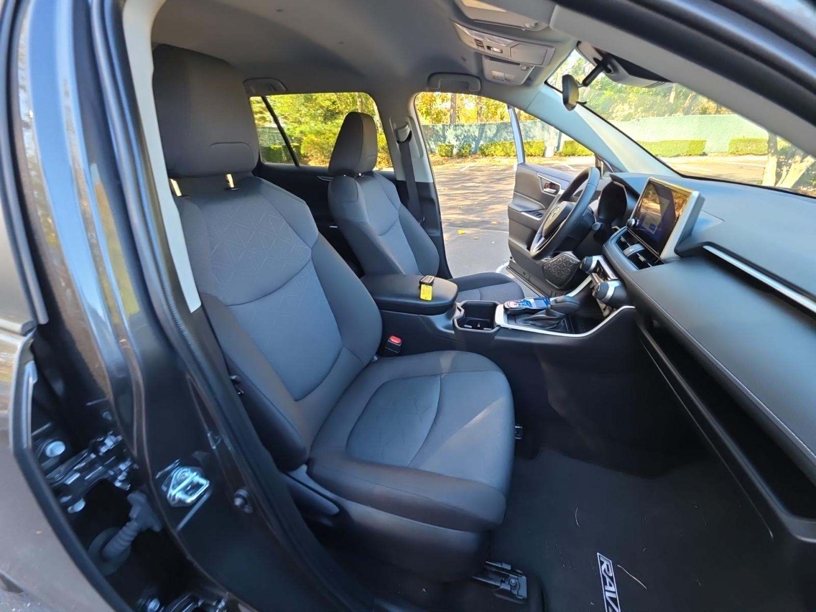 2025 Toyota RAV4 XLE AWD