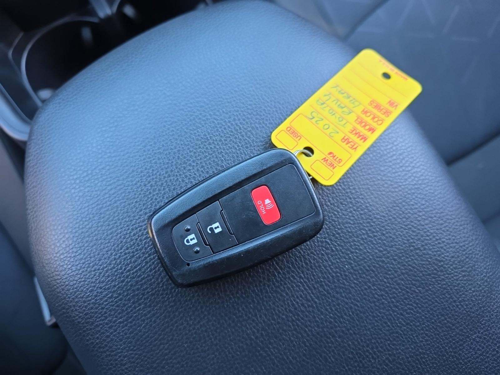 2025 Toyota RAV4 XLE AWD