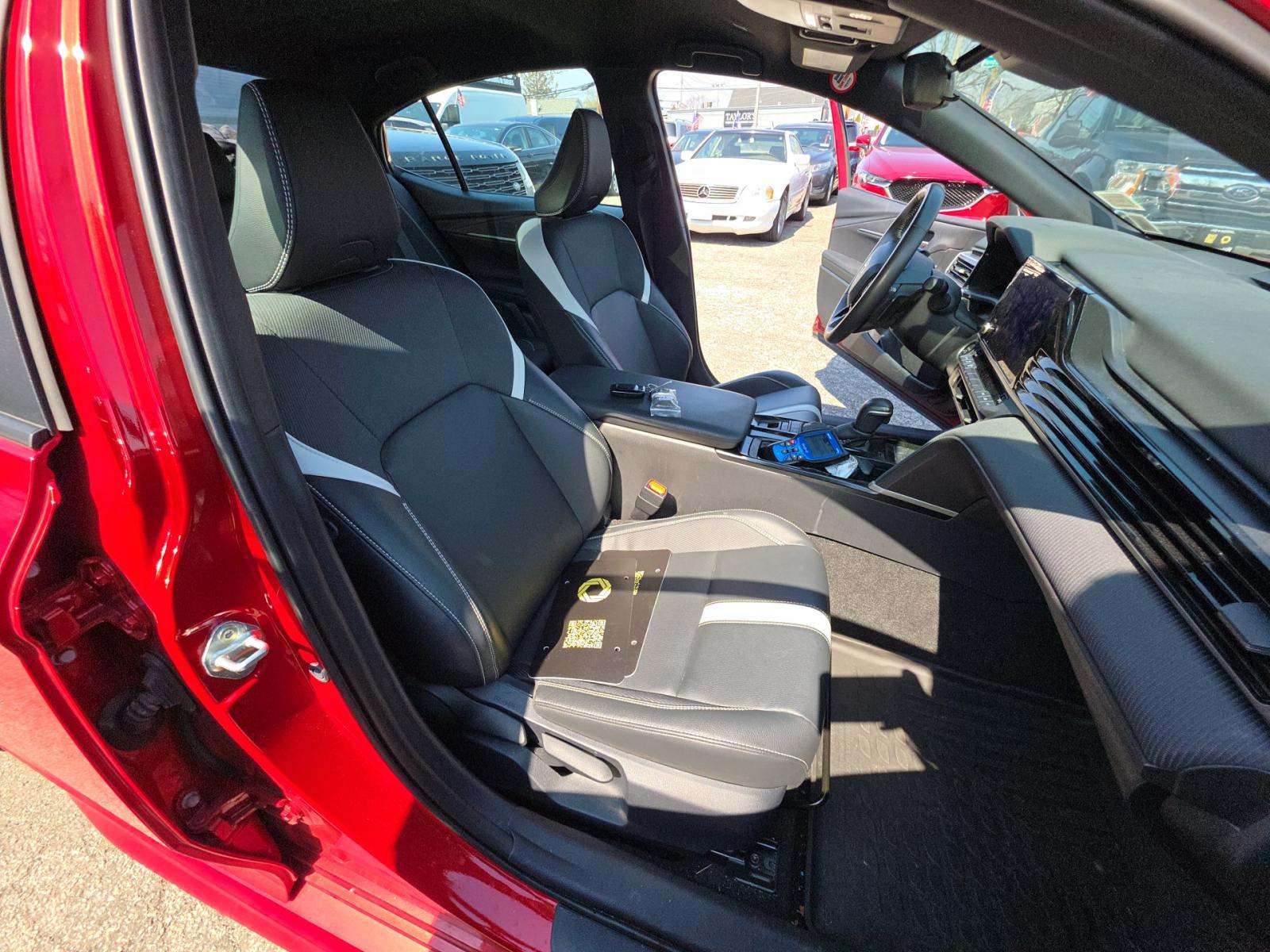 2025 Toyota Camry SE AWD