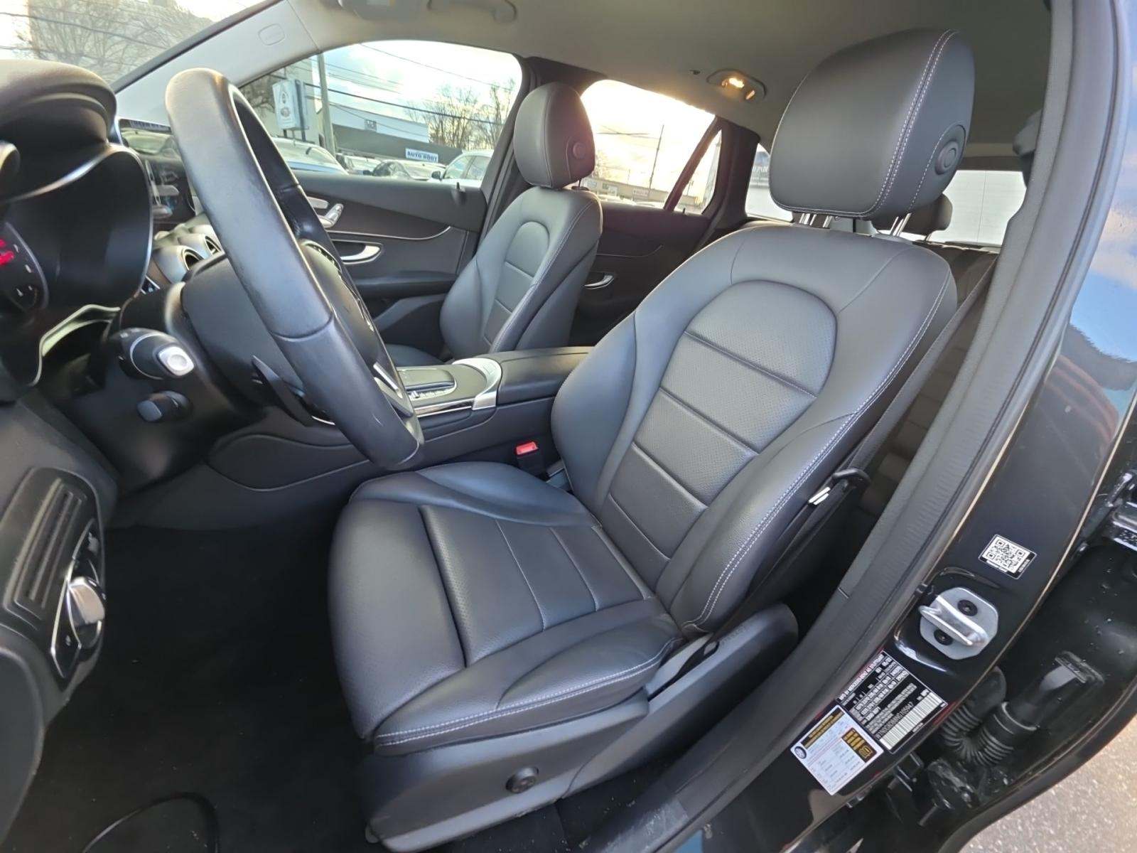 2022 Mercedes-Benz GLC GLC 300 RWD