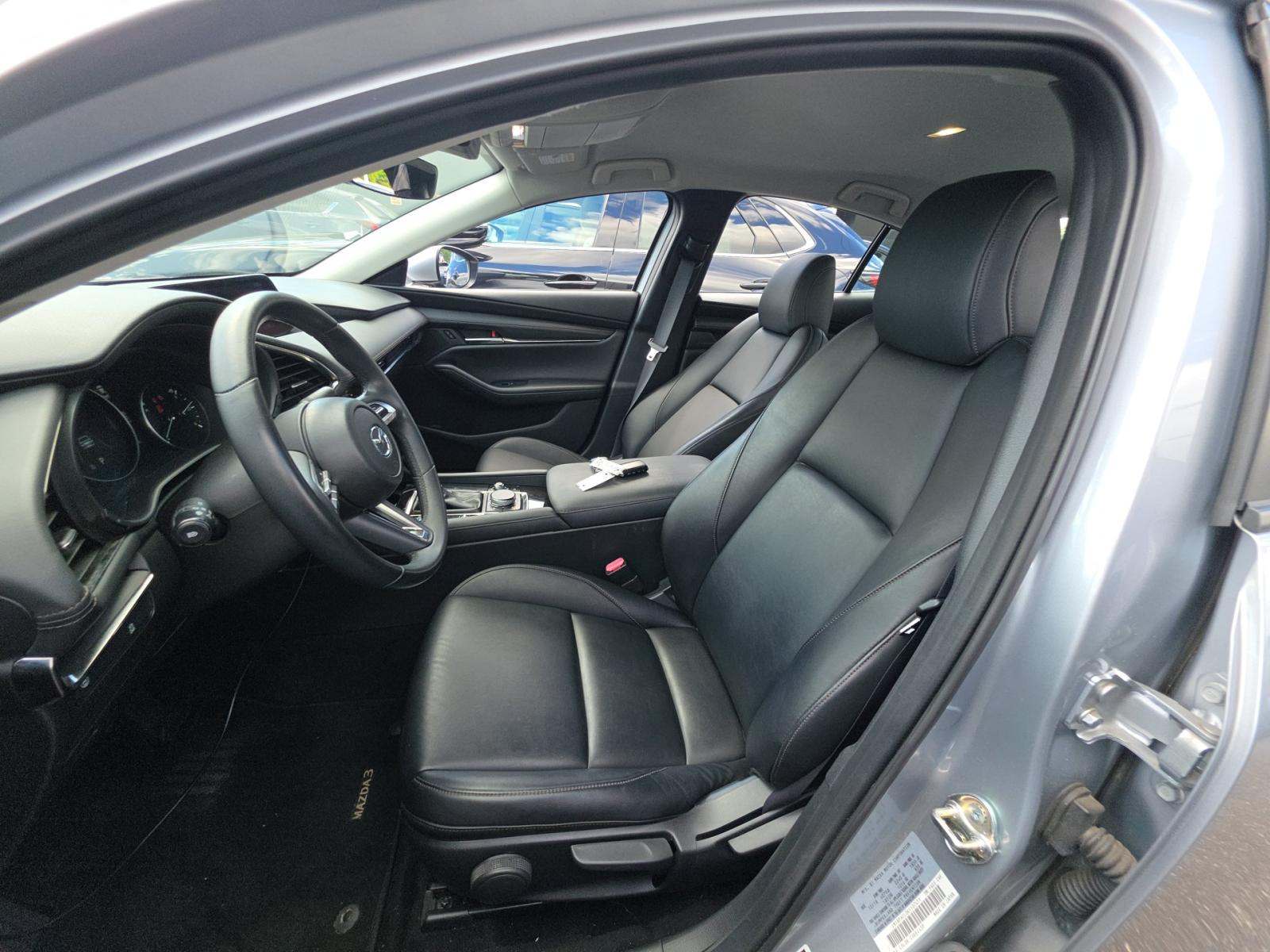 2019 MAZDA MAZDA3 Base FWD