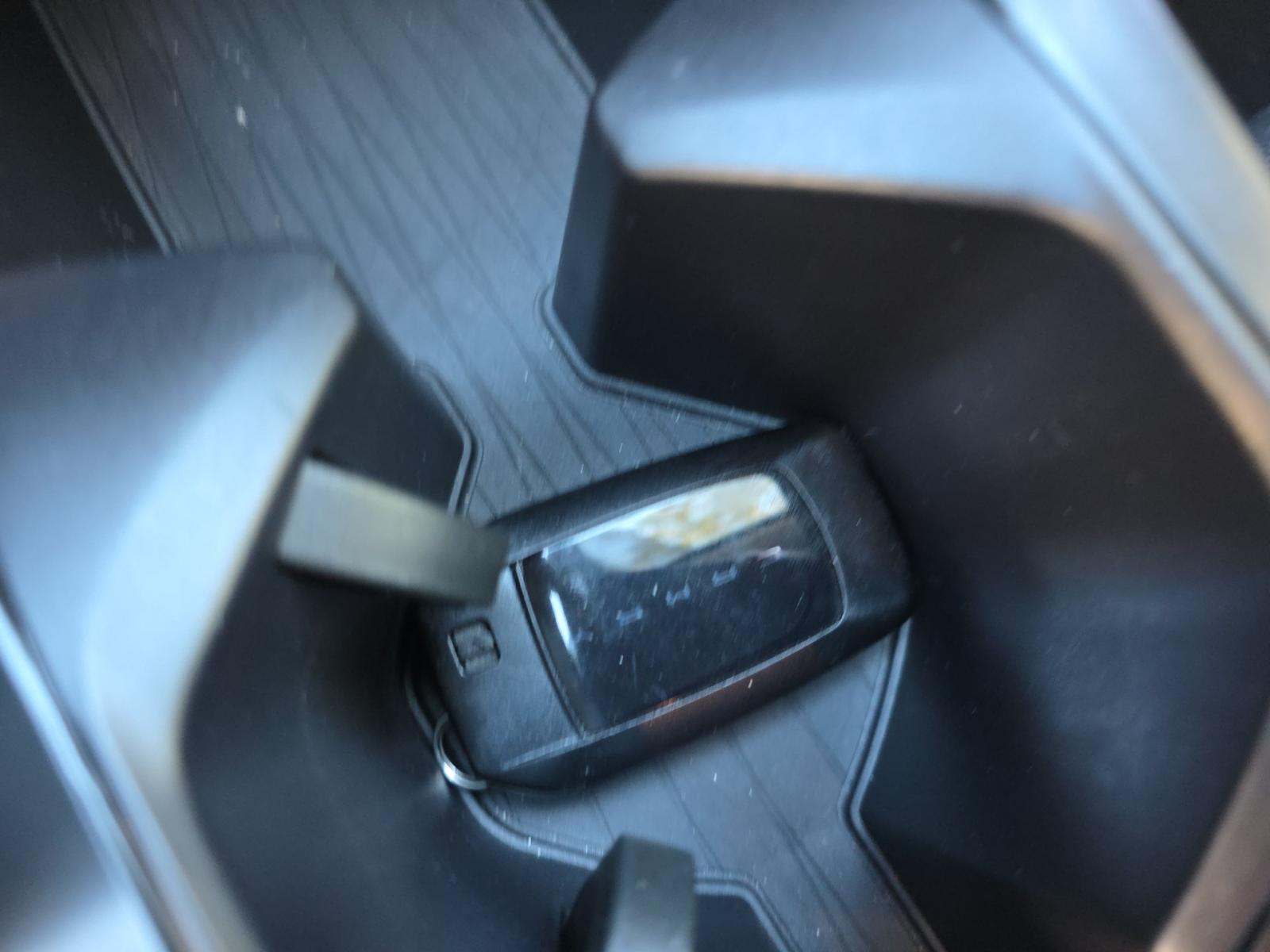 2025 Toyota Camry LE FWD