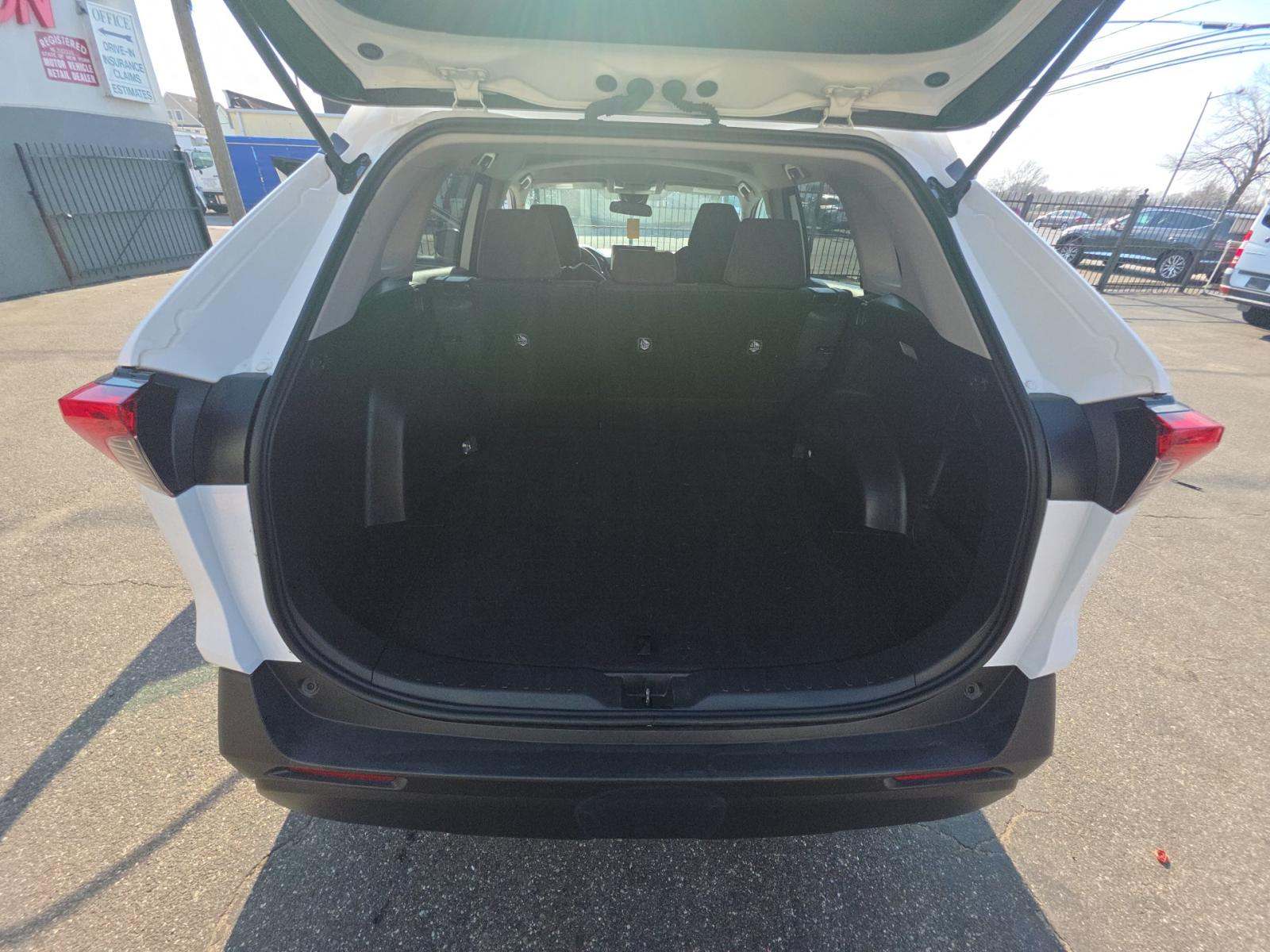 2025 Toyota RAV4 LE AWD