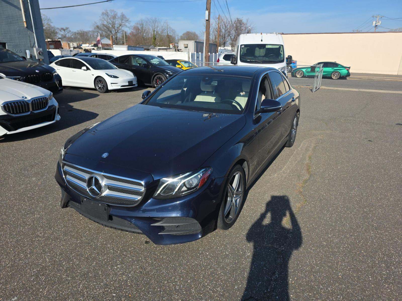 MERCEDES-BENZ E-CLASS - 1