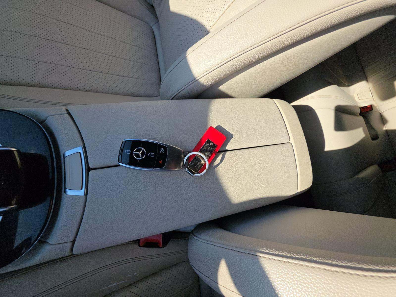 MERCEDES-BENZ E-CLASS - 8