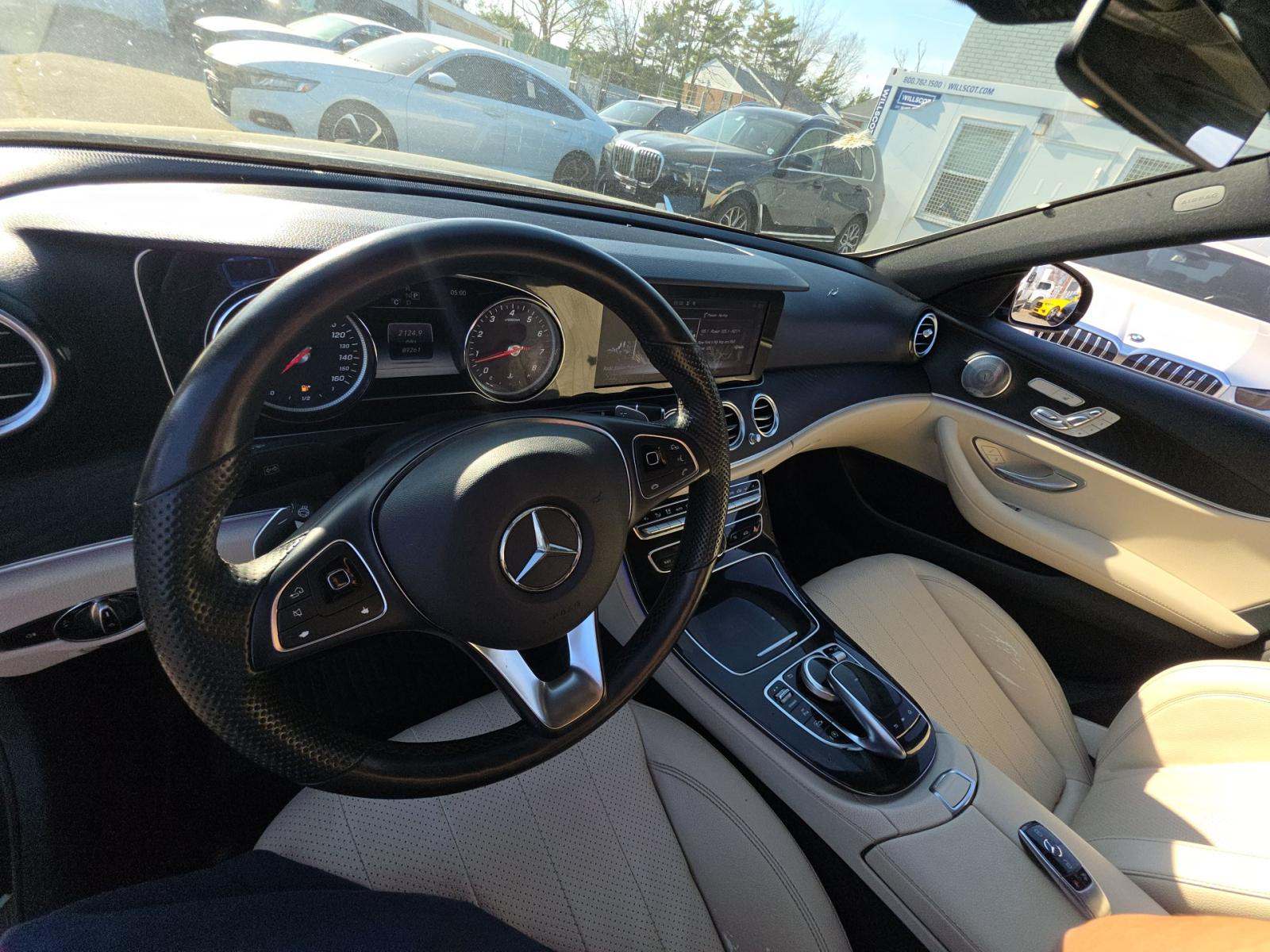 MERCEDES-BENZ E-CLASS - 10