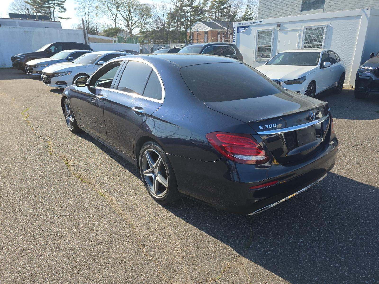 MERCEDES-BENZ E-CLASS - 2