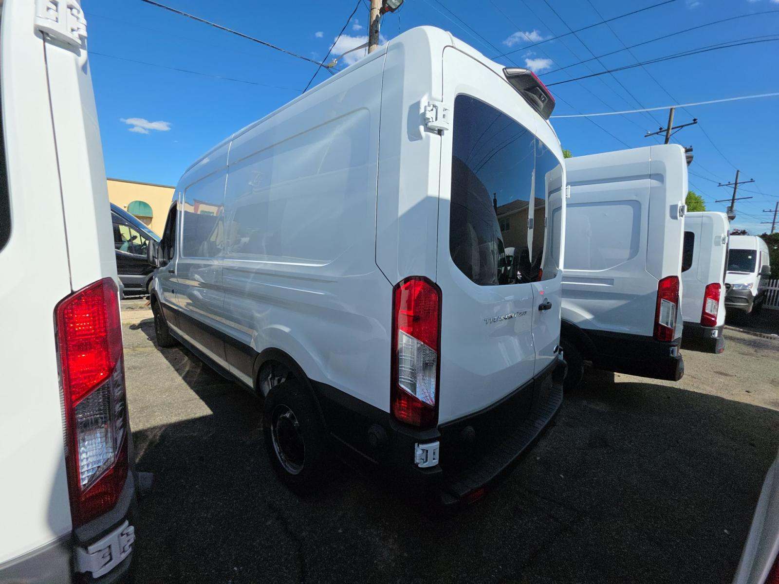 FORD TRANSIT 250 - 2