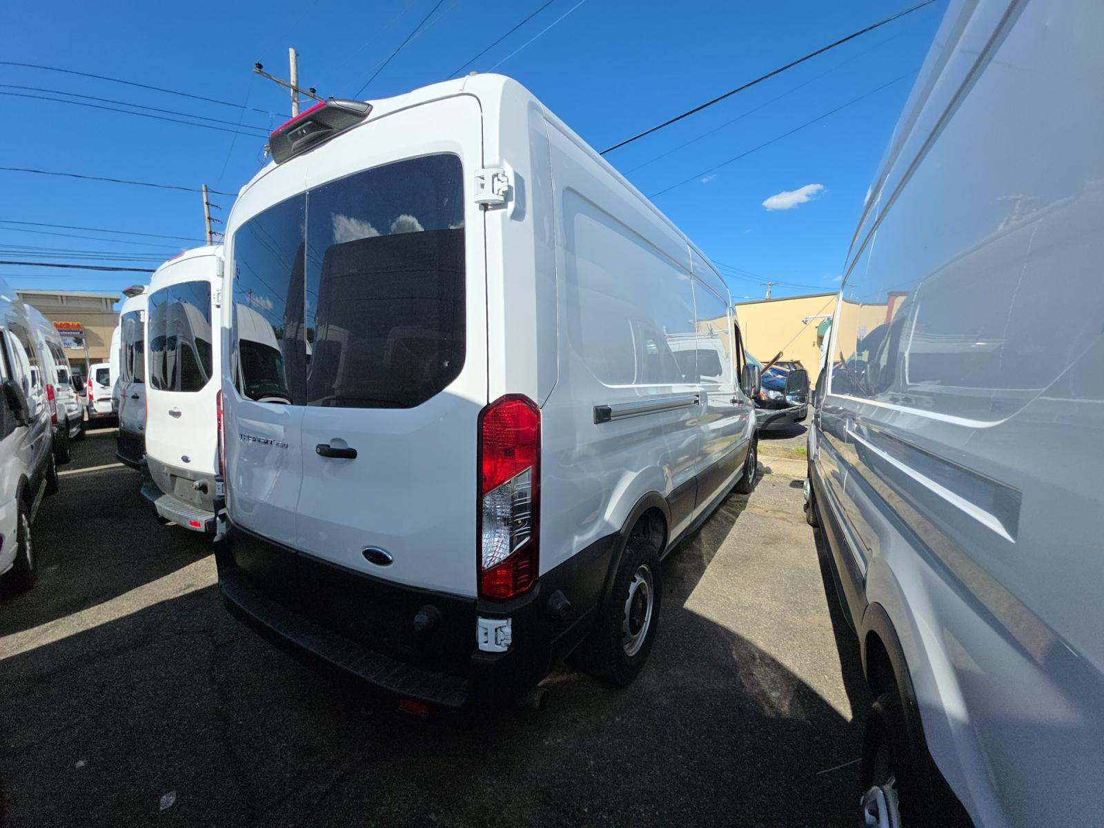 FORD TRANSIT 250 - 3