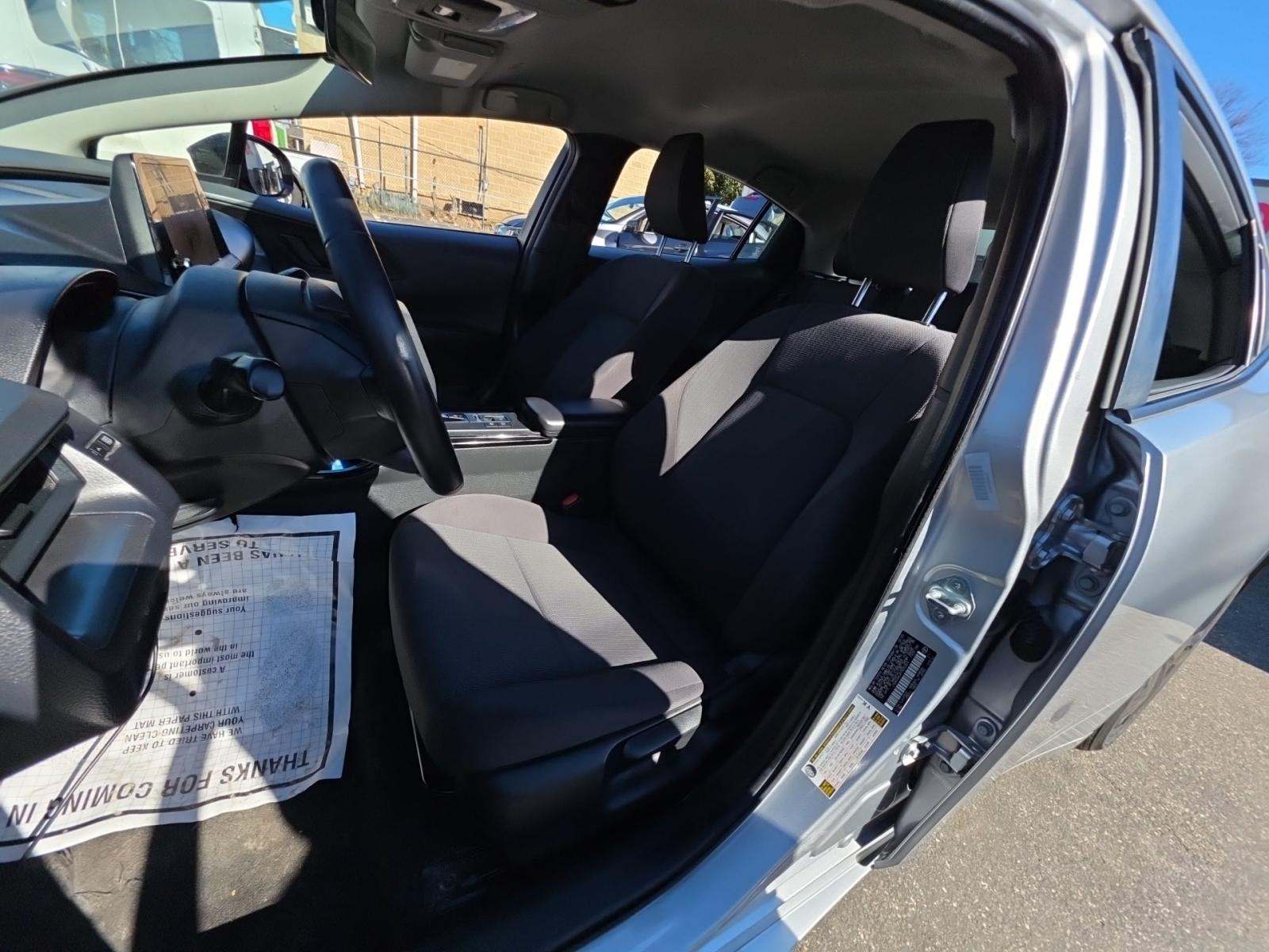 2023 Toyota Prius LE FWD