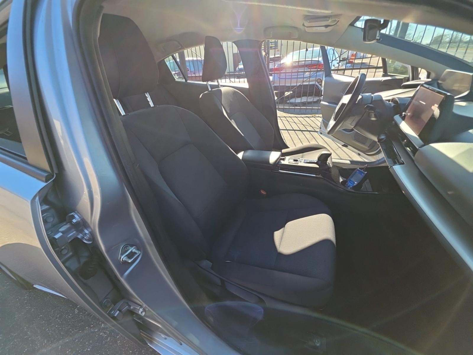 2023 Toyota Prius LE FWD