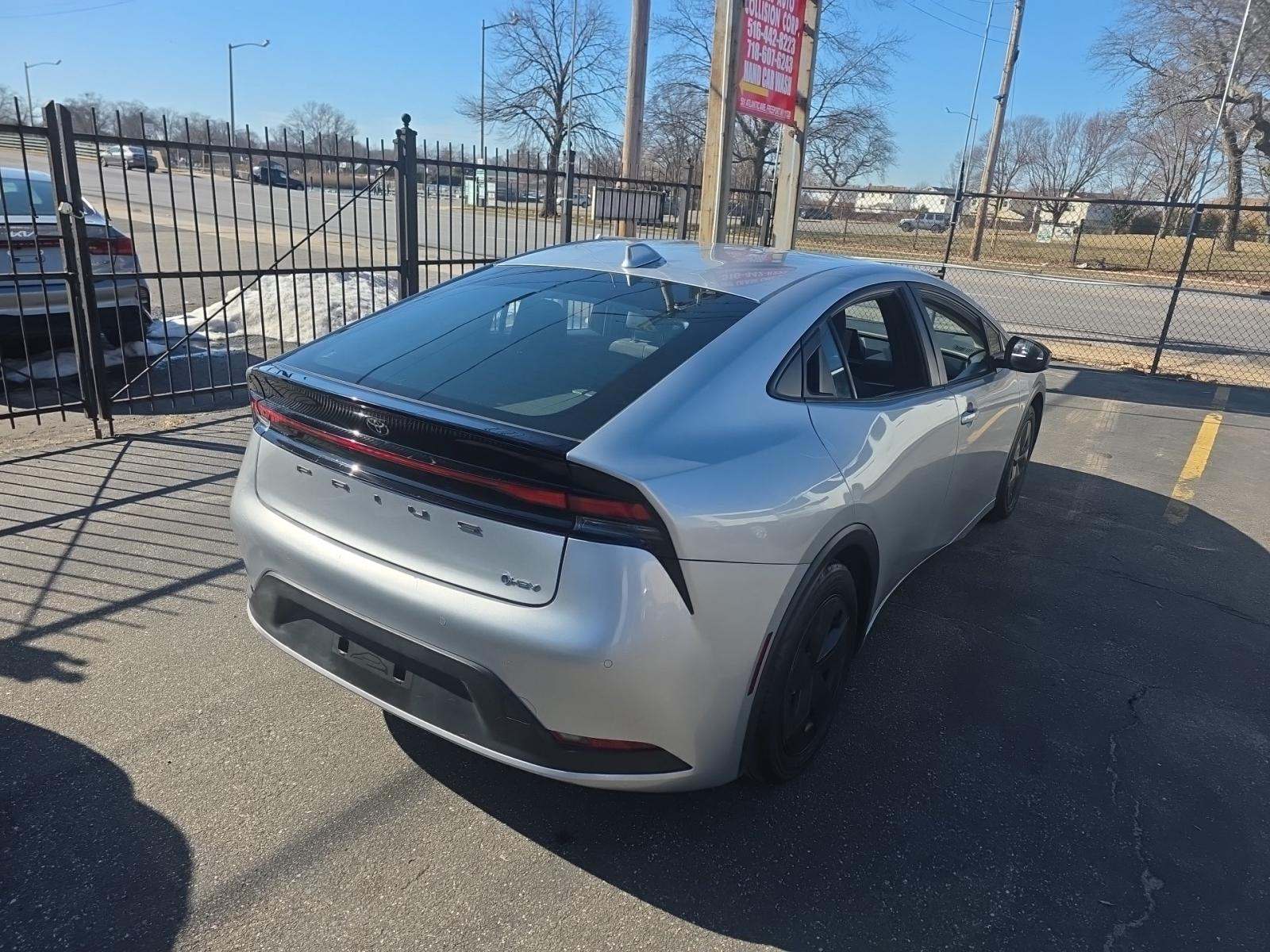 2023 Toyota Prius LE FWD