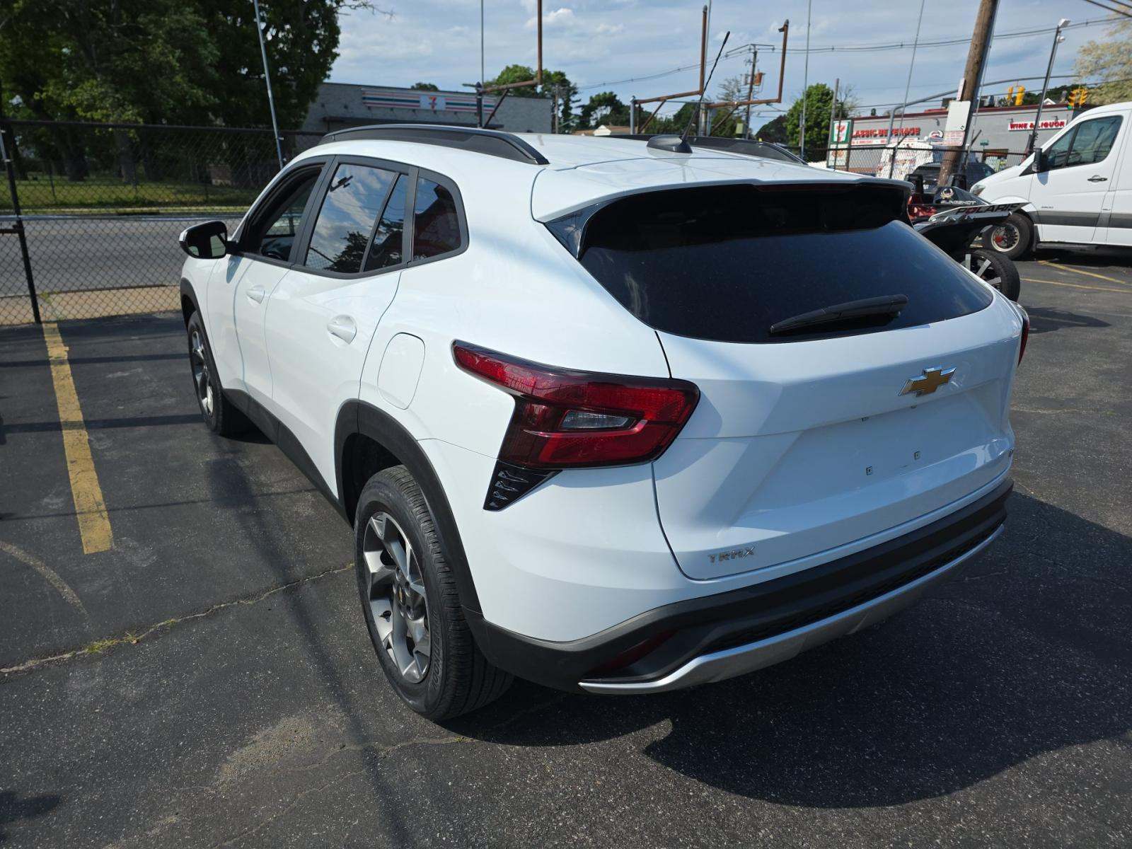 CHEVROLET TRAX - 2
