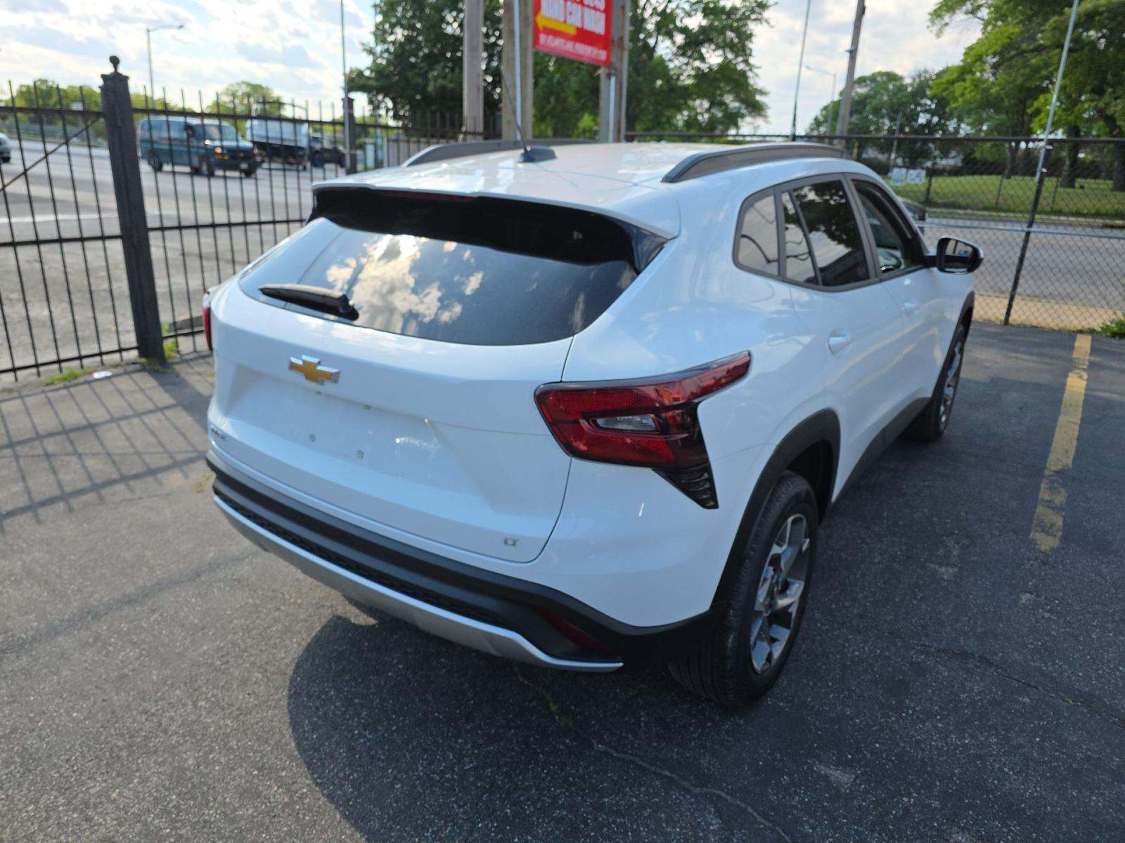 CHEVROLET TRAX - 3