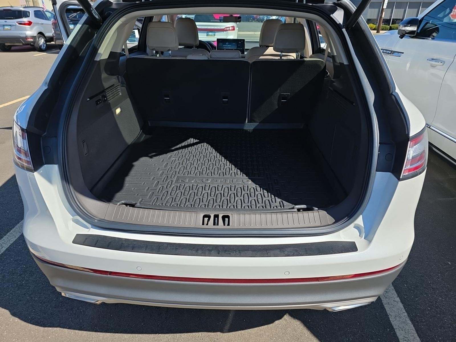 2022 Lincoln Nautilus Standard AWD