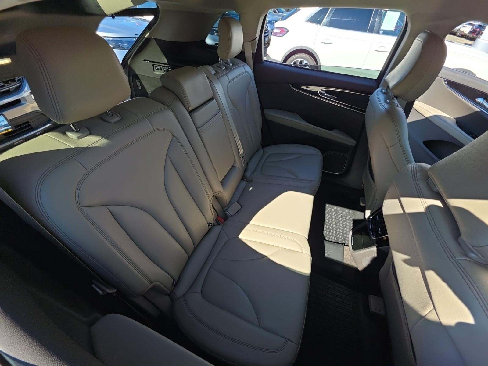 2022 Lincoln Nautilus Standard AWD