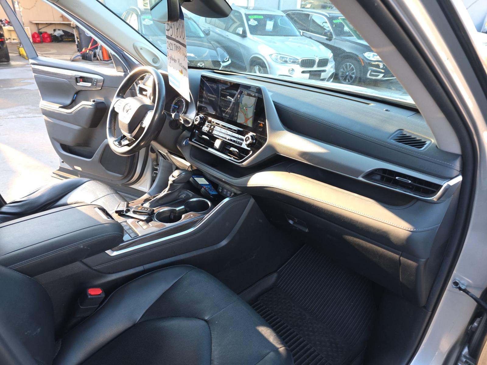 2022 Toyota Highlander Hybrid Platinum AWD